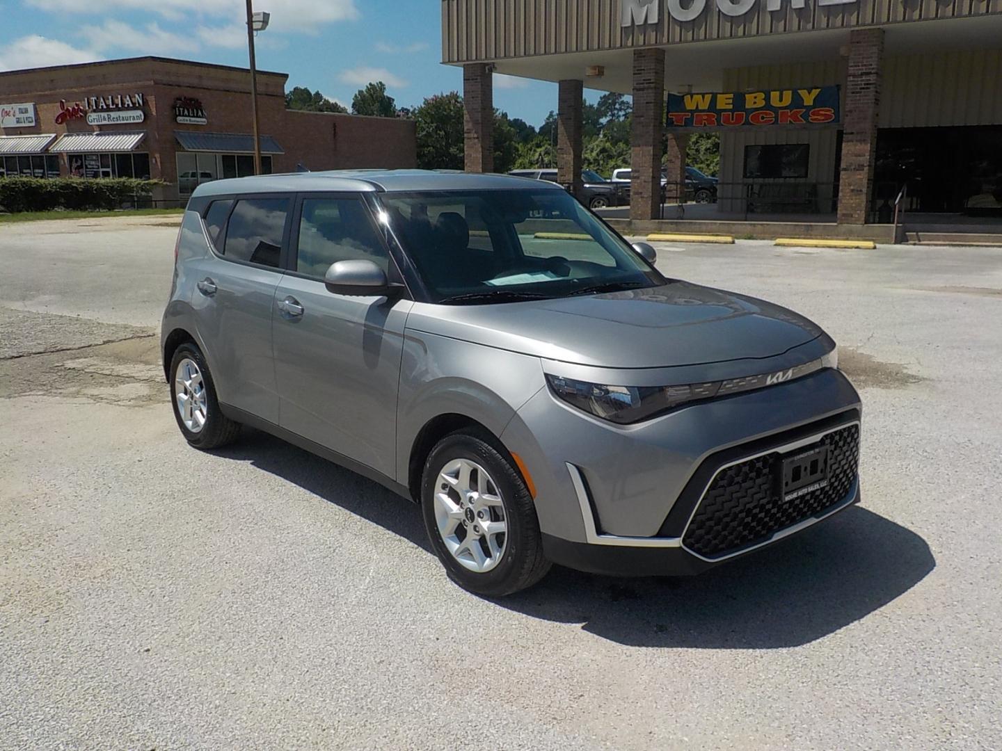 2023 Gray /Black Kia Soul (KNDJ23AU6P7) with an 4 CYL engine, CVT transmission, located at 1617 W Church Street, Livingston, TX, 77351, (936) 327-3600, 30.710995, -94.951157 - ONE OWNER!! LOW MILES!! - Photo#1